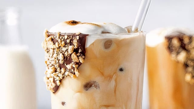 13. Iced latte.